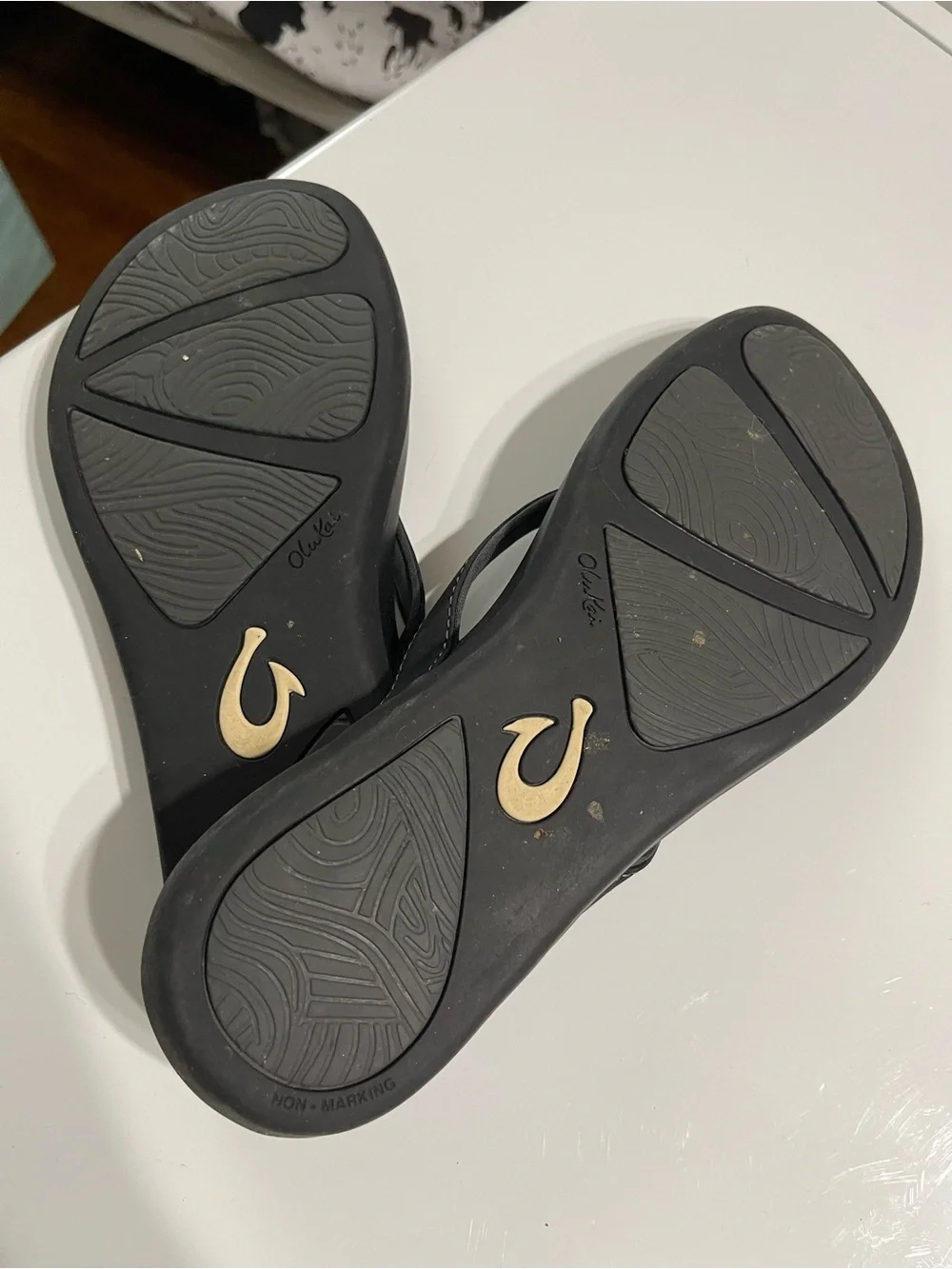 Olukai Black Women's Flip Flop Sandals - Comfortable Everyday Thongs